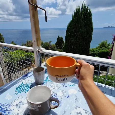 A Due Passi Dal Mare Apartment *